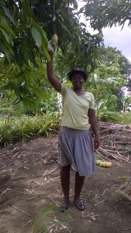 Idalma_Mango Worker in Haiti at Fair Trade Certified Farm