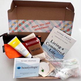 The Beautyologie Mother's Day Gift Box